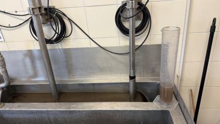 Slika3_iztočna kineta_odplavljanje razkrojene biomase